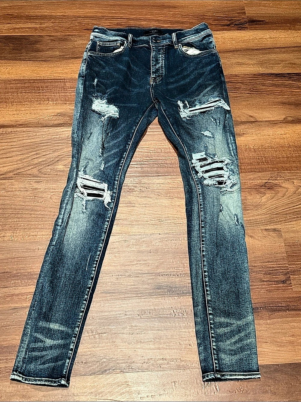 AMIRI Distressed Skinny Jeans Distressed Blue Waist 32